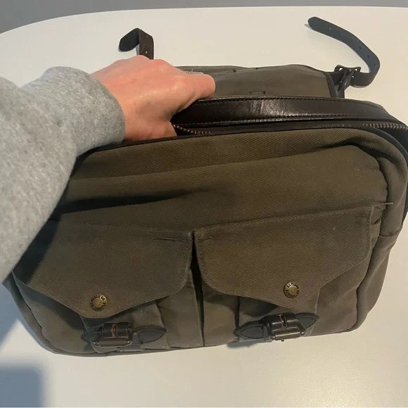 The Filson Field Bag: Rugged Dependability, Refined in Otter Green - Picture 4 of 8